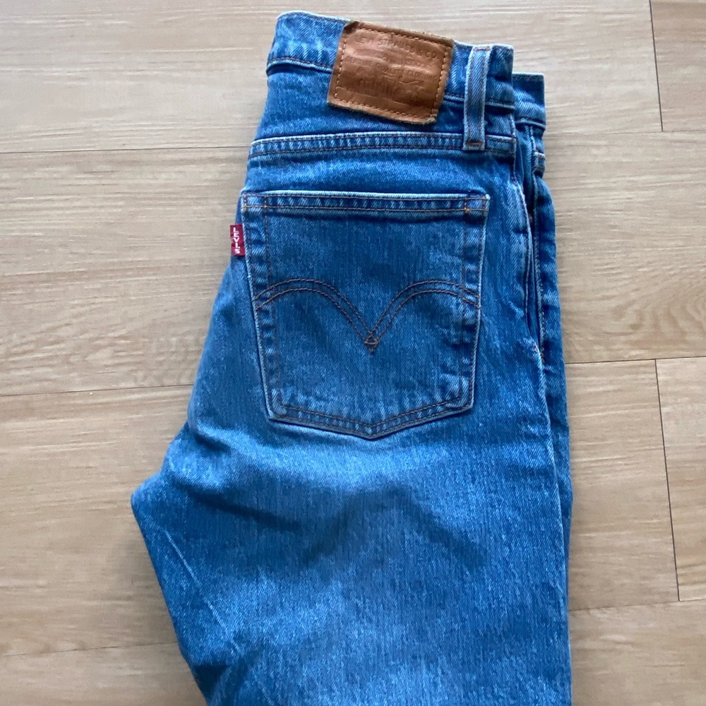 Levi’s wedgie fit ankle jean
